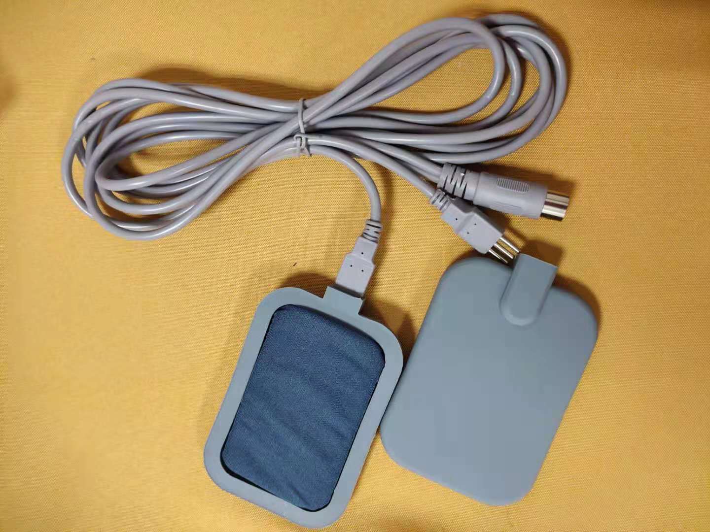 电脑中频电疗仪器发热疗脉冲经络三插针线理疗仪配件电极输出导线