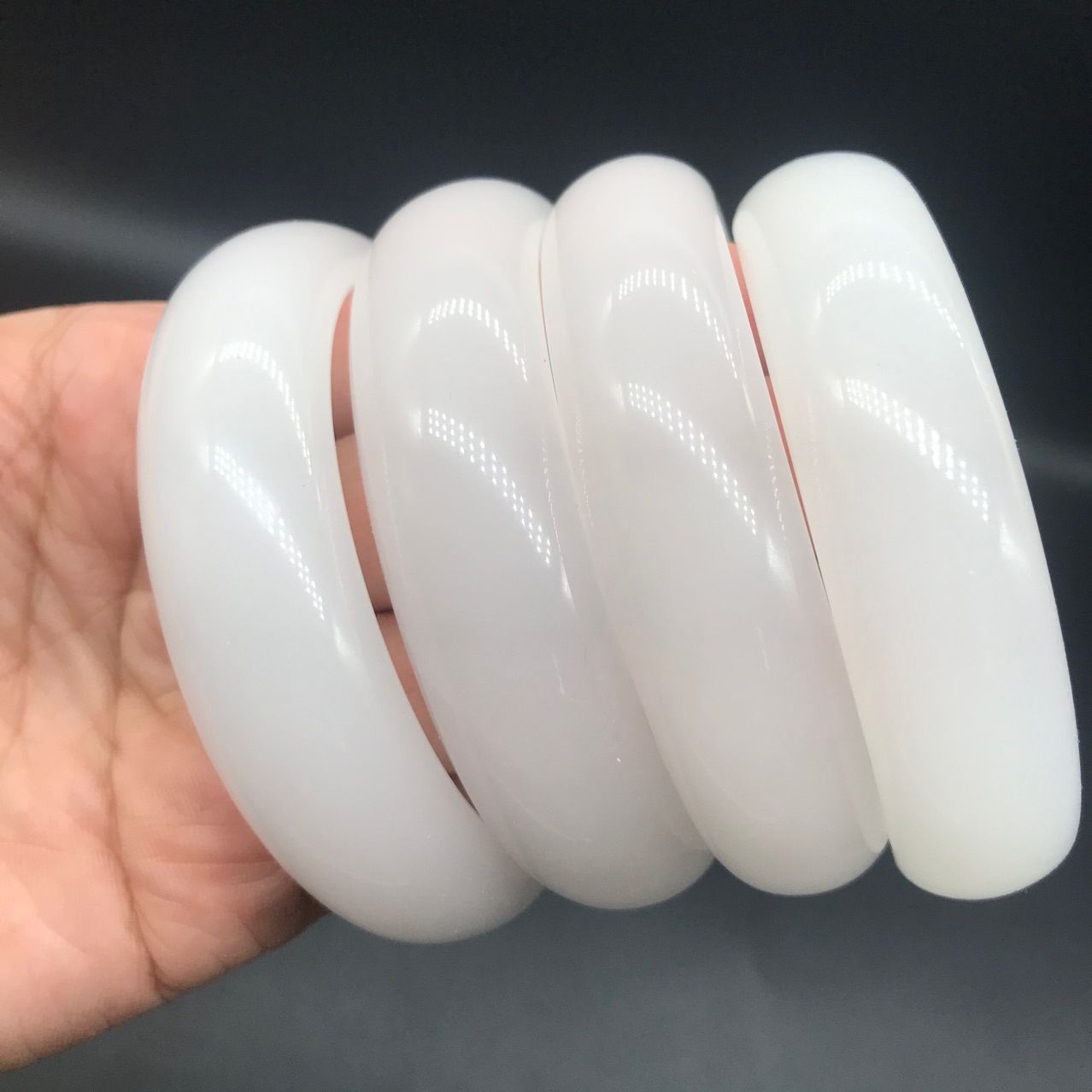 新疆和田羊脂白金丝玉手镯女款白玉金丝玉手镯厂家批发直播货源