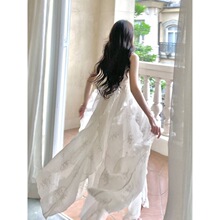 白色刺绣抹胸吊带裙春夏季新款气质仙海边度假连衣裙荷叶边长裙