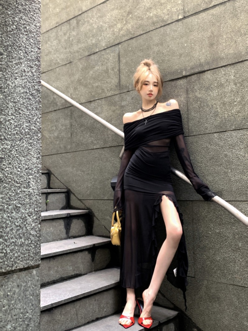 黑色一字肩长袖网纱连衣裙女装夏季透视外搭罩裙收腰开叉包臀长裙