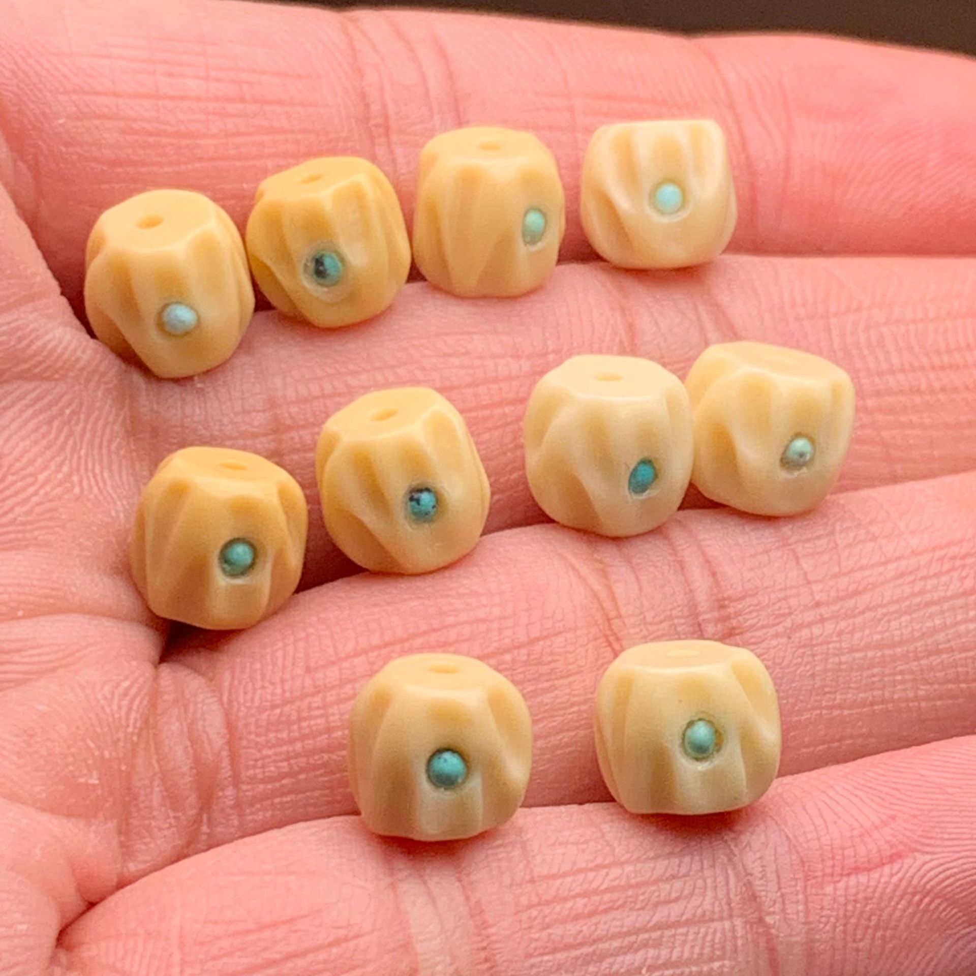 天然金膏玉百香籽雕刻镶嵌松石配珠腰珠顶珠星月金刚108文玩配饰