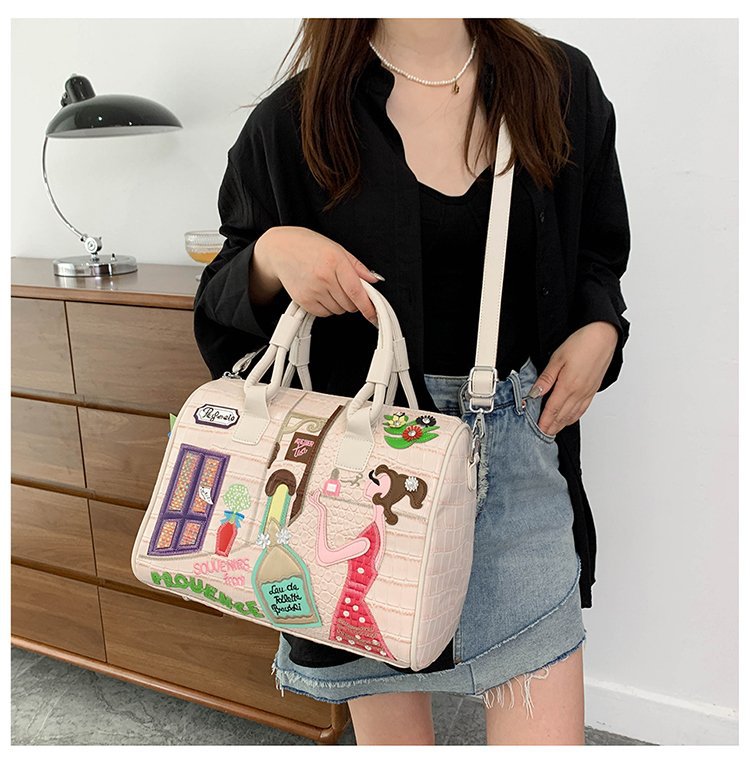 2022 New Fashion Portable Shoulder Messenger Bag for Women Boston Bag Large Capacity European and American Fashion Casual All-Match Cross