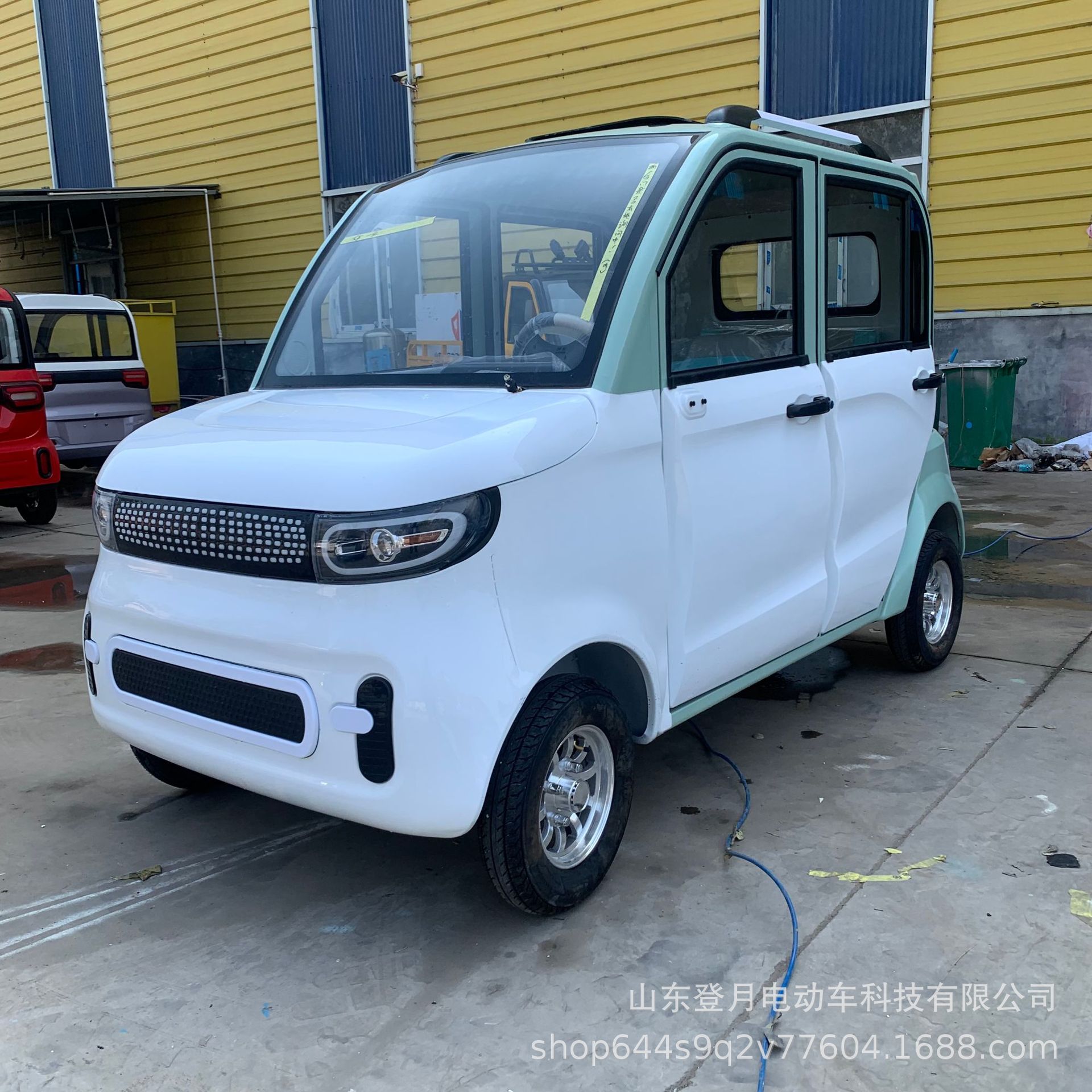 新款电动四轮车全封闭式女士成人新能源高速锂电汽车代步电车