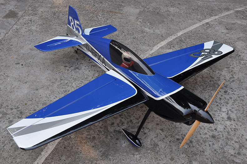 7英寸/2100mm; flyingweight:6000g;   建议使用: 发动机:50cc gas