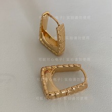118韩购南大门款耳扣设计一体小包造型几何设计立体造型小巧M2-7