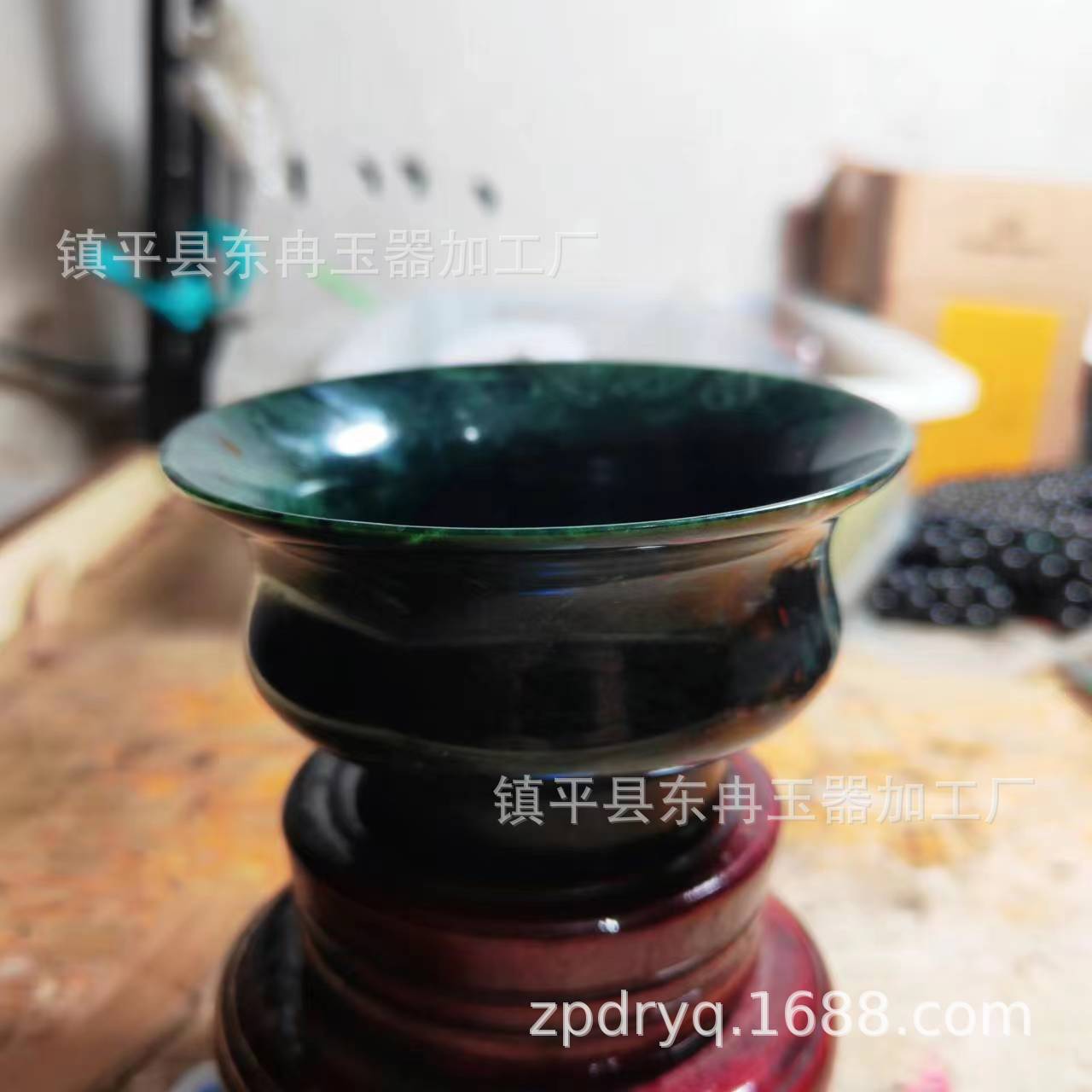纯天然西藏药王石藏碗蛇纹石玉茶碗养生强磁碗墨绿玉饭碗藏族用品