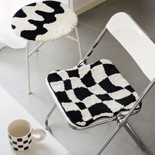 现代简约格子办公室久坐垫子北欧风多植绒坐垫学生舒适隔凉椅子垫