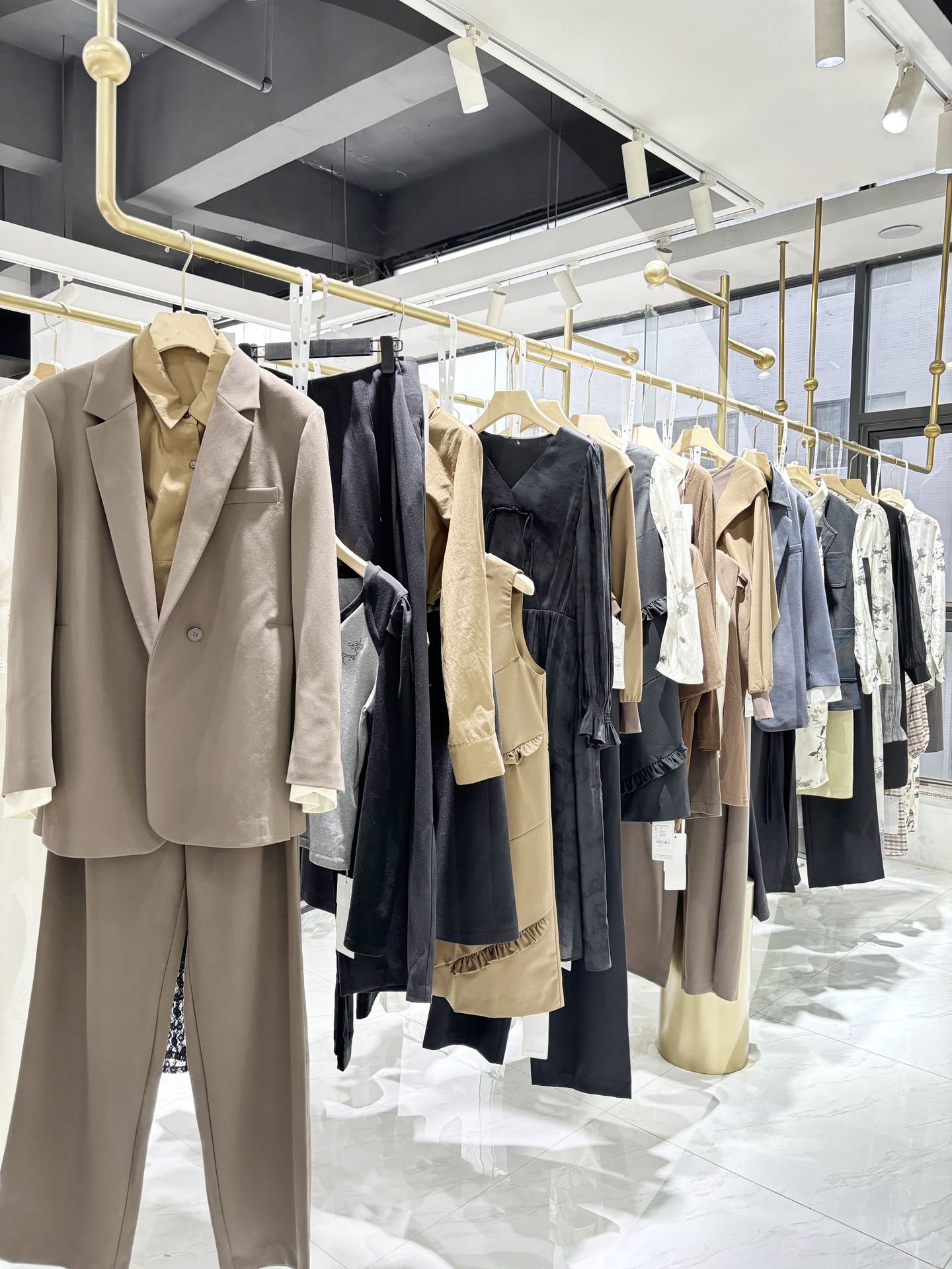 服装批发货源新款图片