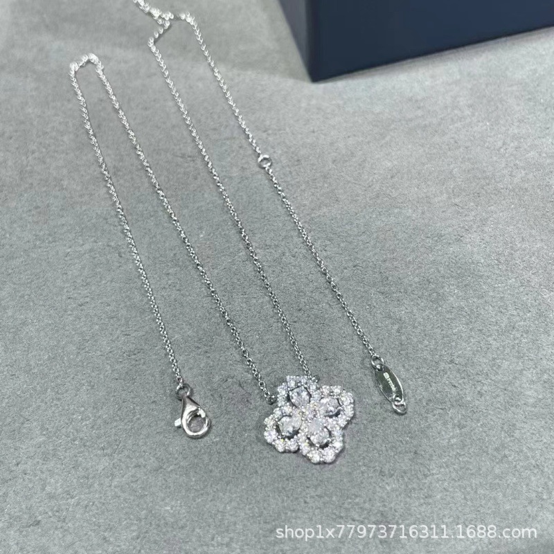 Clover Hw Necklace Women's High-End 925 Silver Plating 18K Platinum Light Luxury Loop over Rhinestone Flower Clavicle Chain Hot Selling Product