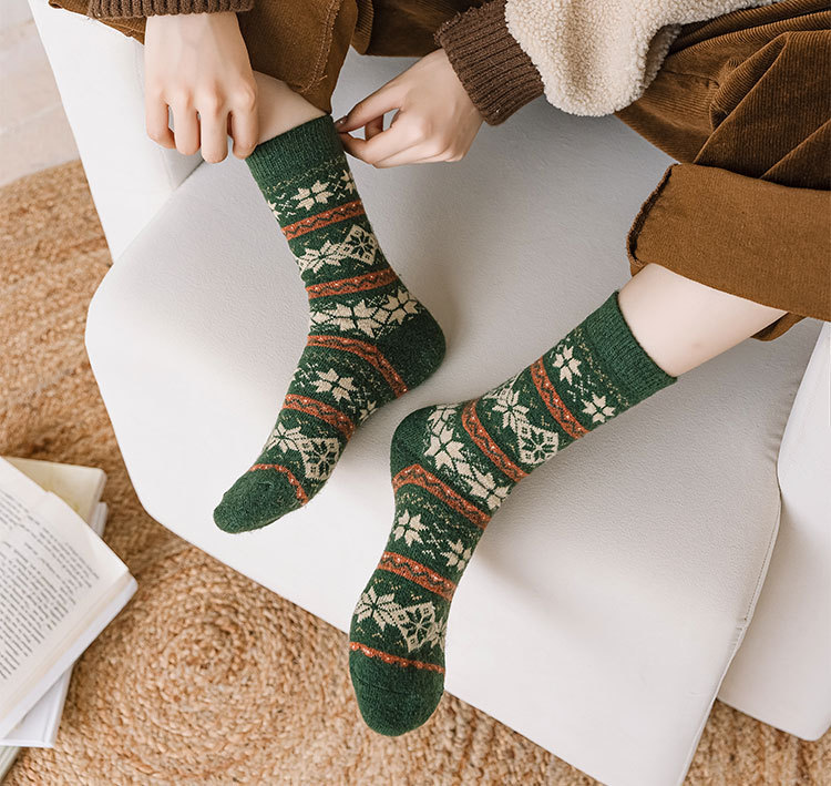 秋冬新品袜子女士雪花双路中筒女袜 冬季加厚保暖羊毛袜子批发