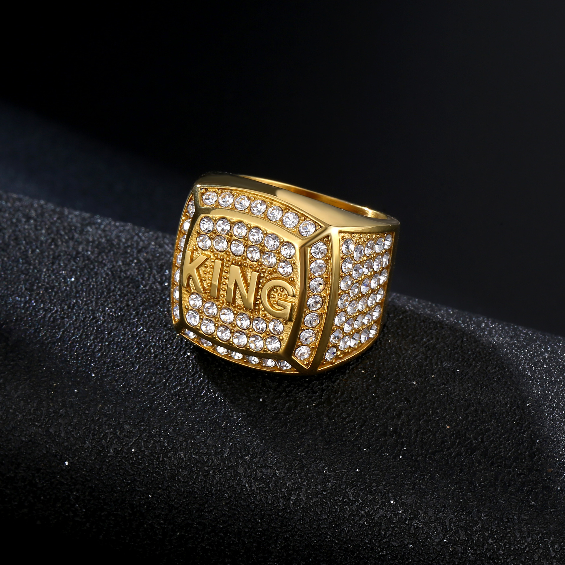 European and American New Hip Hop Hiphop Ring Titanium Steel Vacuum Gold Plated Rhinestone King King Ring