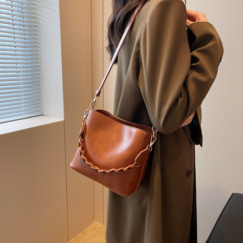 Korean Style Fashion Handbag Women's 2022 Winter New Bucket Bag High-Grade Shoulder Messenger Bag One Piece Dropshipping