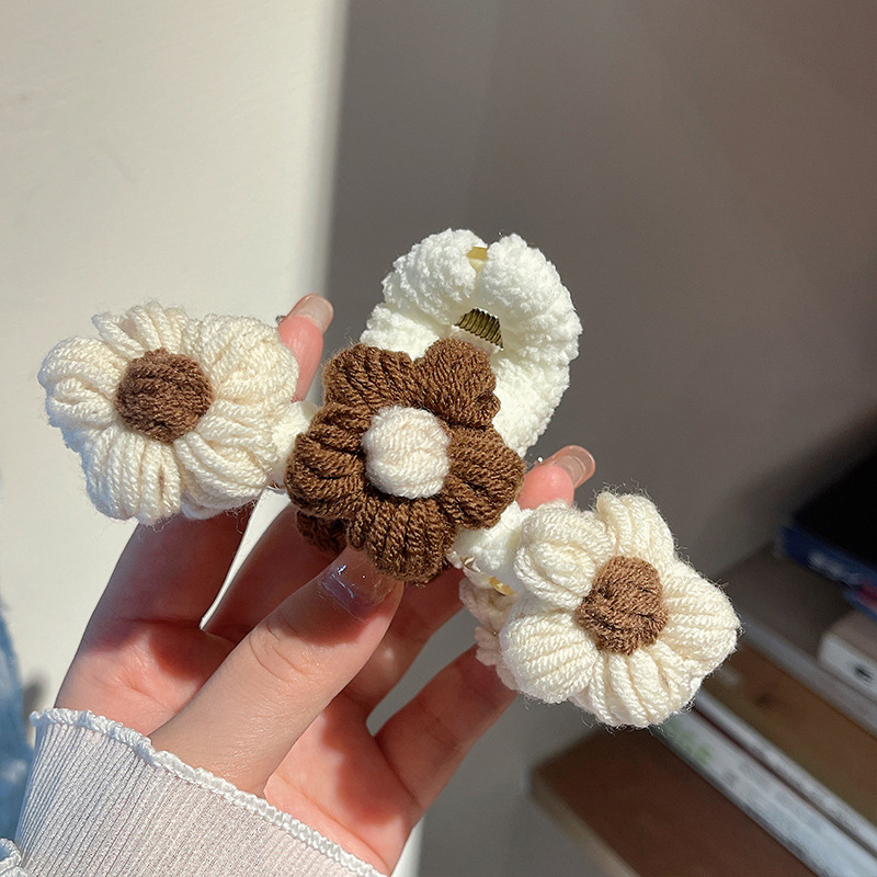 Woven Flower Wool Grip Autumn and Winter Women's Fur Shark Clip Large Hair Clip Back Head Hair Clip Grip Sub Headdress Clip