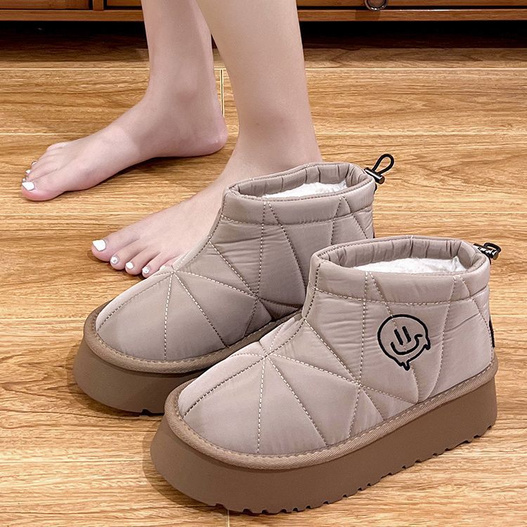 小众雪地靴女2023冬季新款笑脸厚底低帮短筒靴子加绒加厚棉鞋女