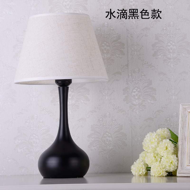 Wholesale Cross-Border American Style Desk Lamp Bedroom Small Night Lamp Nordic Simple Modern Living Room Warm Creative Bedside Table Lamp