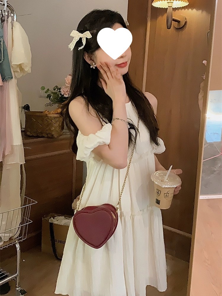 露肩甜美气质小个子连衣裙女夏季2024新款温柔风宽松显瘦圆领短裙