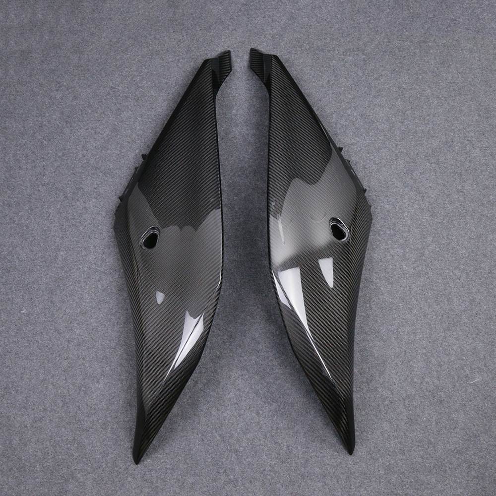 适用新款yamaha 雅马哈 r3前大侧板 碳纤维外壳摩托车配件 整流罩
