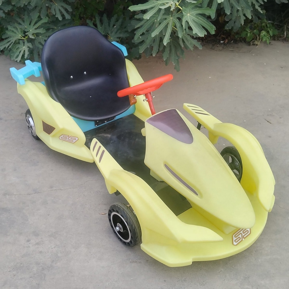 2024新款儿童电动卡丁车飘逸车商场 景区 遥控启动双人电动游乐车