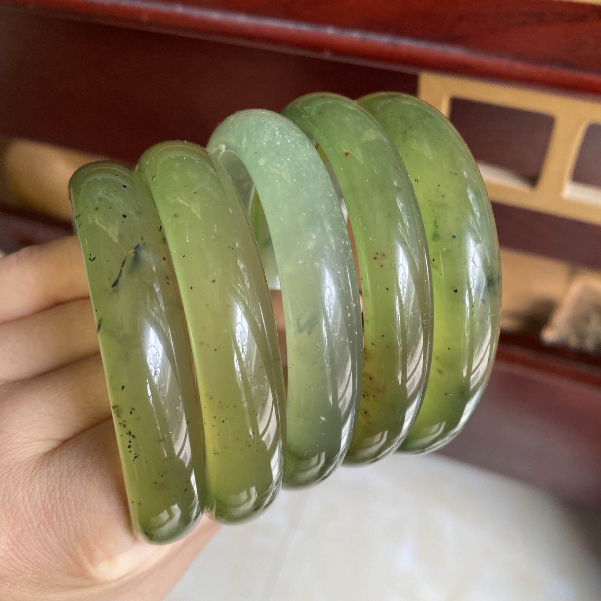 辽宁岫岩玉手镯子岫玉镯绿冰透飘花古风秀玉翠玉女款手环平安镯