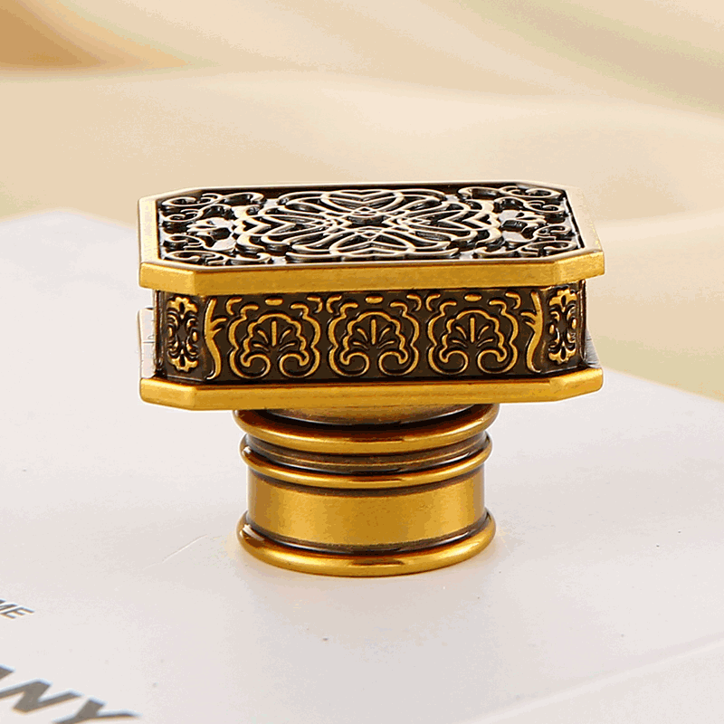 定制款方形花纹香薰瓶盖锌合金压铸香水瓶盖金属盖子化妆品瓶盖