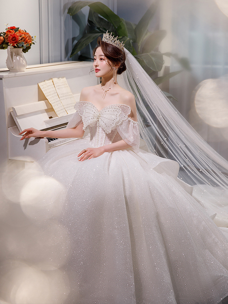 婚纱2022新款新娘主婚纱重工高级感一字肩细闪蝴蝶结小个子迎宾纱
