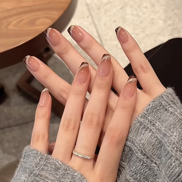 棕色渐变线条法式美甲秋冬短芭蕾甜美穿戴甲假指甲甲片小红书爆款