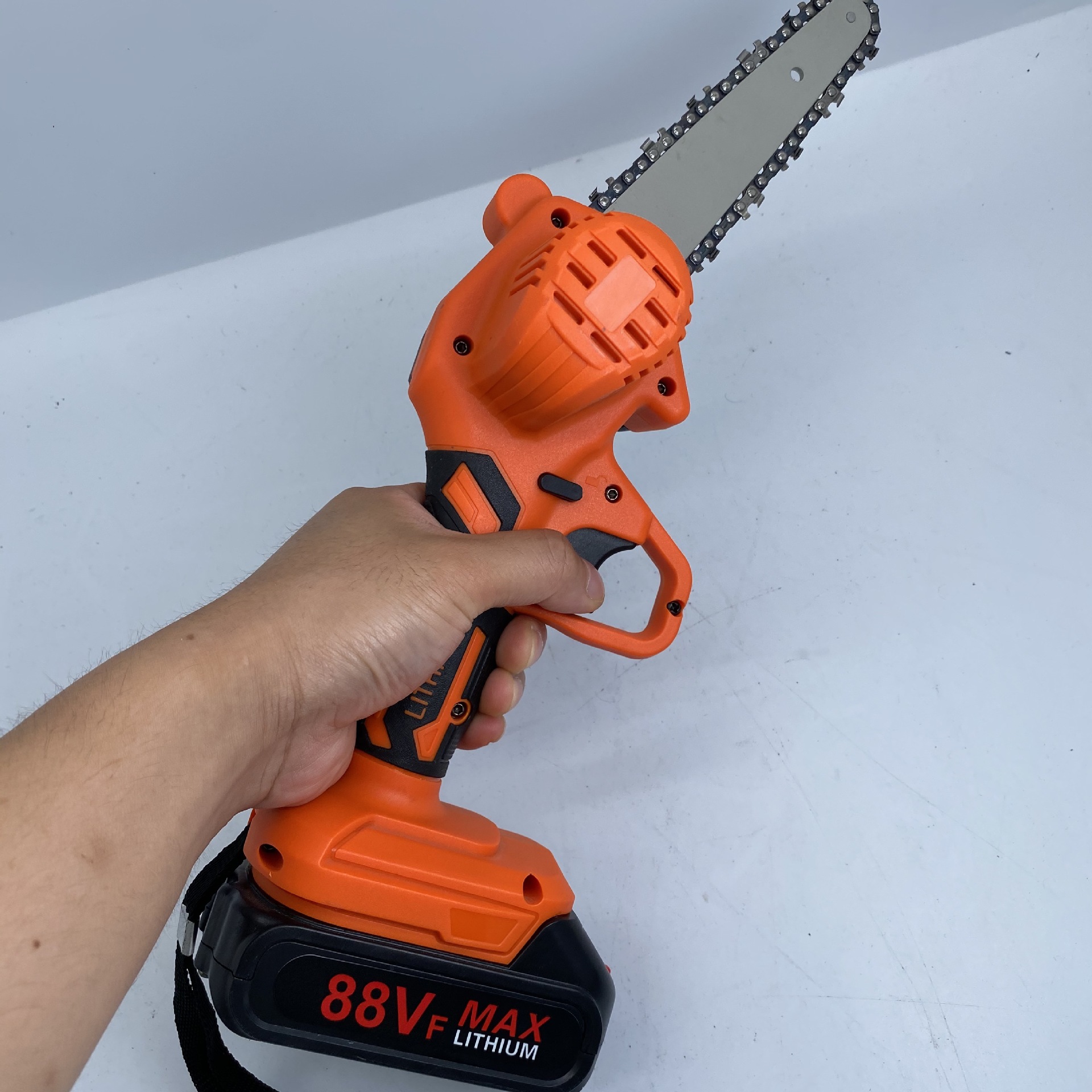 6寸迷你锯电锯家用小型手持锯充电式锂电手电锯户外伐木锯木神器