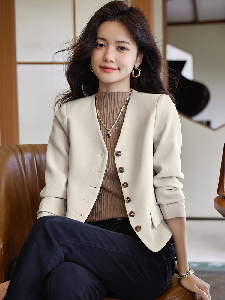 批发自设工厂小西装外套女短款2023新款小个子轻奢女装时尚职业装