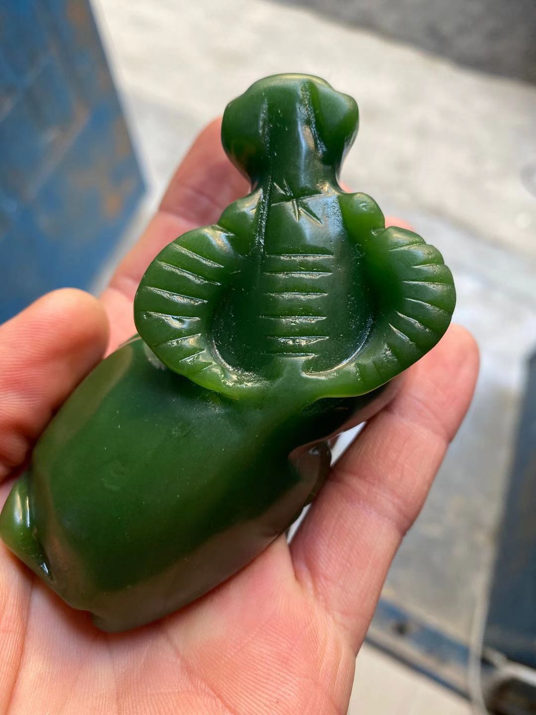 新疆和田玉碧玉生肖牛把件 玉石生肖牛手把件 本命年牛把件把玩件