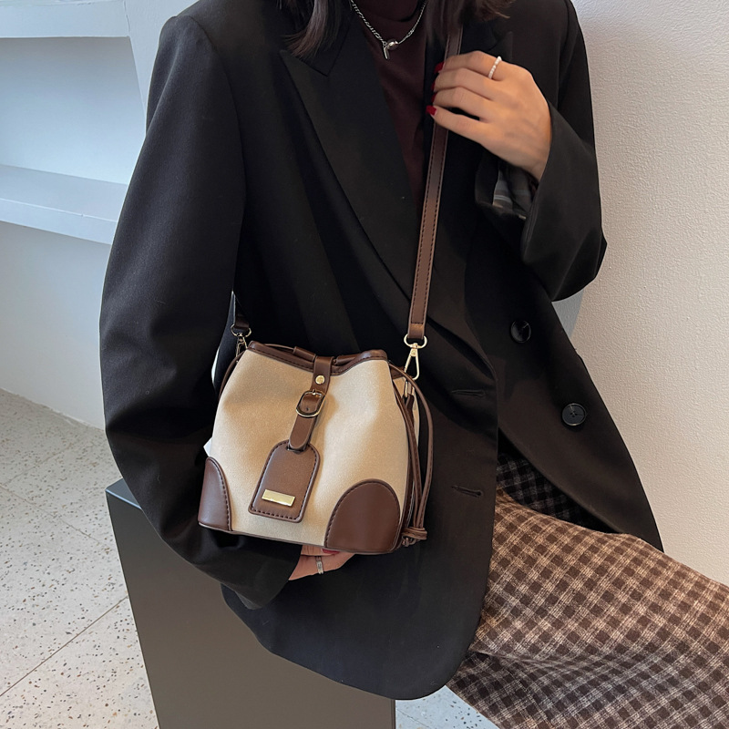 Autumn and Winter Retro Frosted Small Bag Women's Bag 2021 New Special-Interest Design Messenger Bag Textured Shoulder Bucket Bag