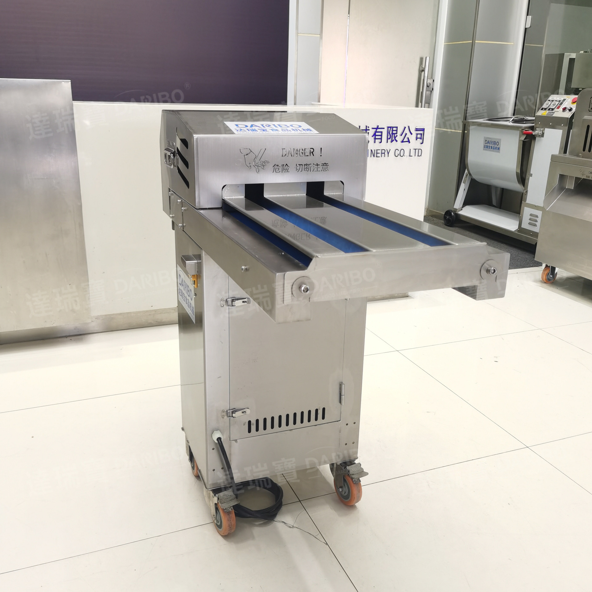 l辽参海参一切二设备商用 鸭下巴分半机切半机 凤爪鸡爪切半机