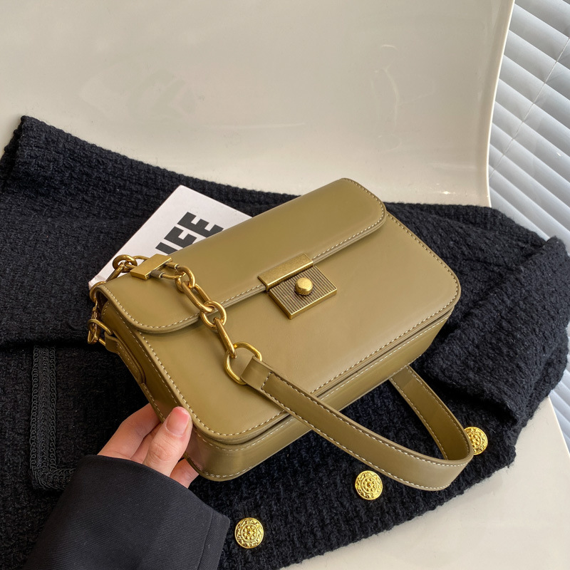 High Quality Small Bag Women's 2022 Autumn and Winter New Popular Messenger Bag High-Profile Figure Shoulder Underarm Chain Small Square Bag