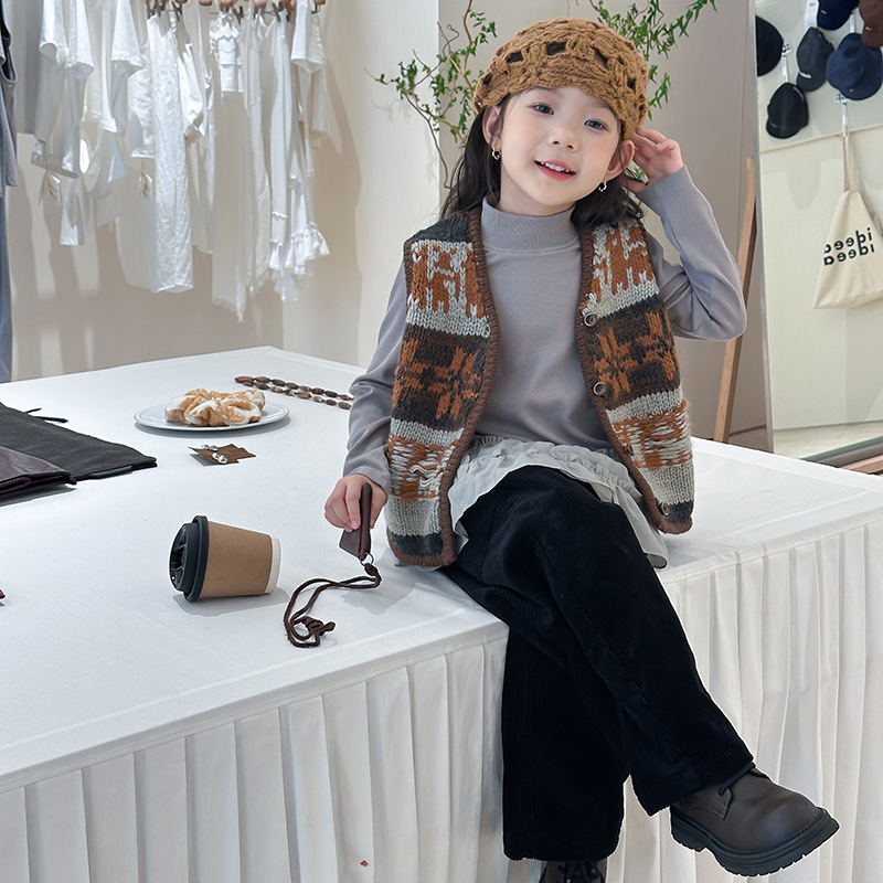 艾摩贝贝2025秋季新品女童复古针织背心儿童民族风提花马甲坎肩