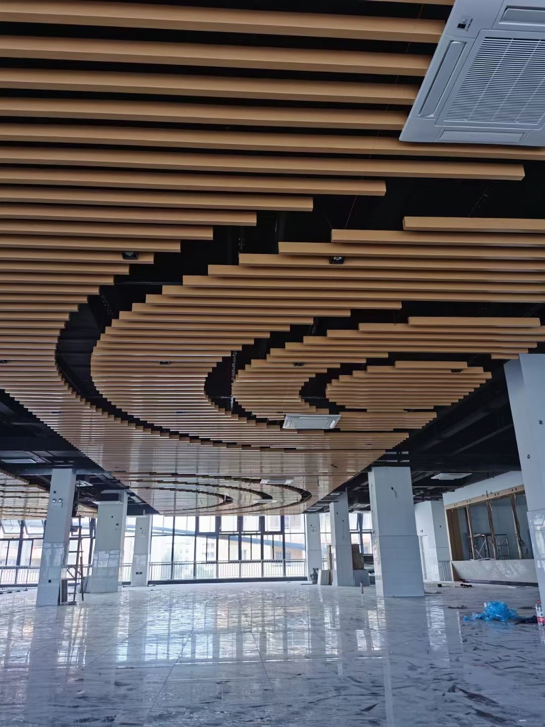 地下通道铝方通吊顶天花,u型铝方通凹槽型铝方通,工厂直供