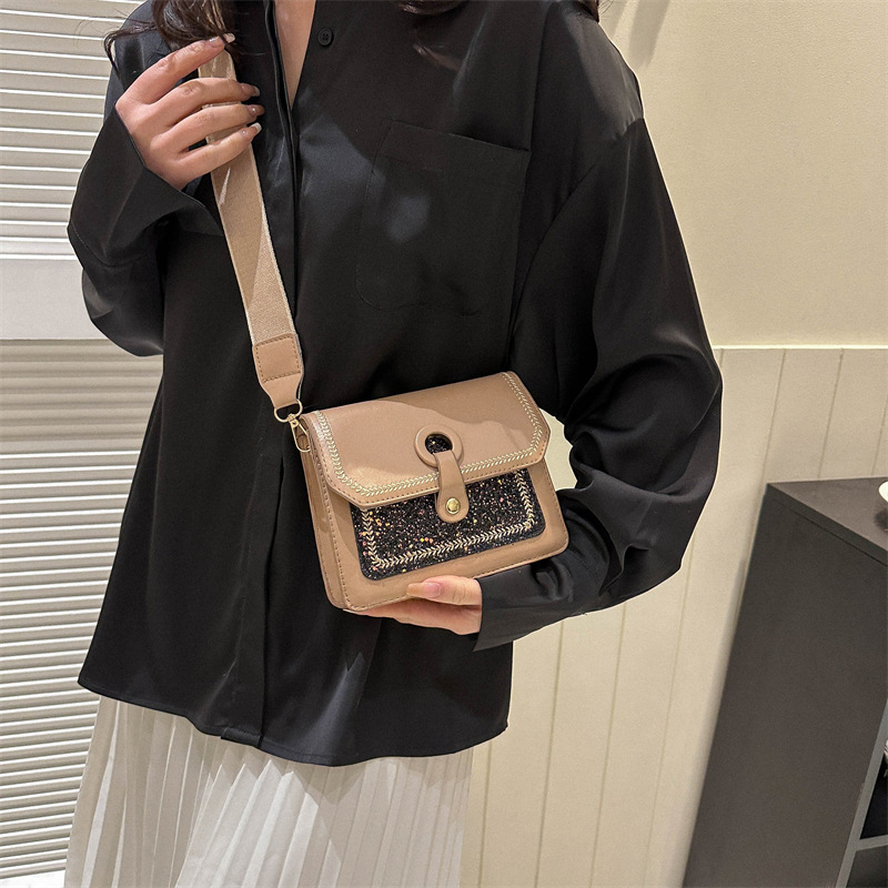 INS Bag Women's Bag Crossbody Bag 2023 Summer New Sequined Shoulder Bag Fashion Casual Wide Shoulder Strap Small Square Bag