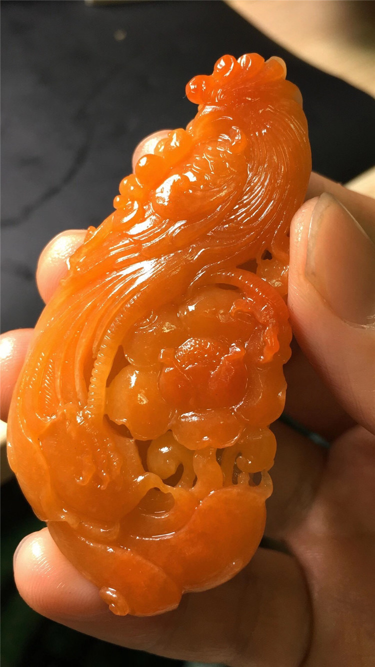 缅甸a货冰红翡凤戏牡丹翡翠吊坠特色镂空雕刻翡翠毛货天然玉挂饰