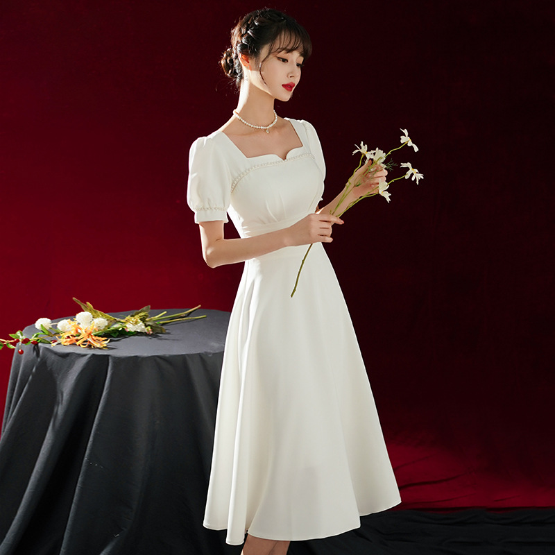 白色小晚礼服裙子平时可穿春季宴会气质仙气洋装质感简约订婚礼服