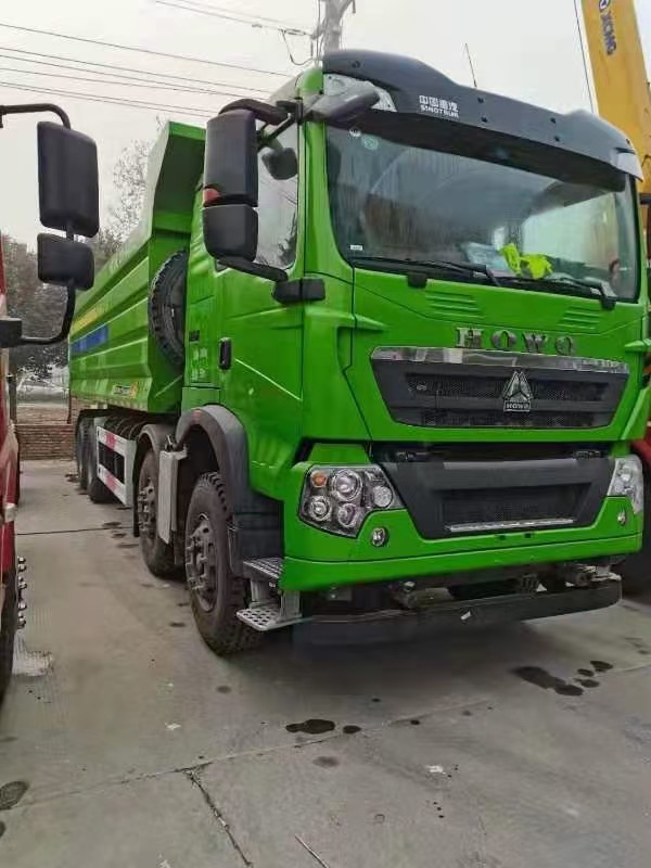 前四后八自卸车图片