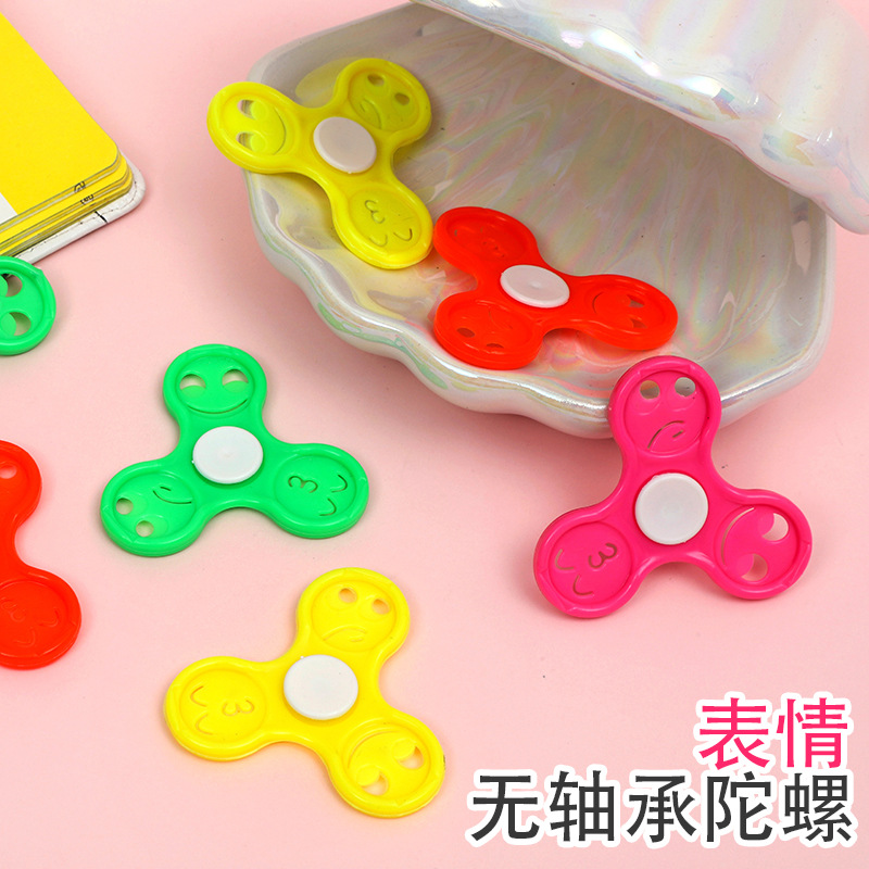 6.5 Smiley Face Bearing-Free Fingertip Gyro Three-Leaf Hand Spinner Cross-Border Spiral Finger Decompression Small Toy Wholesale