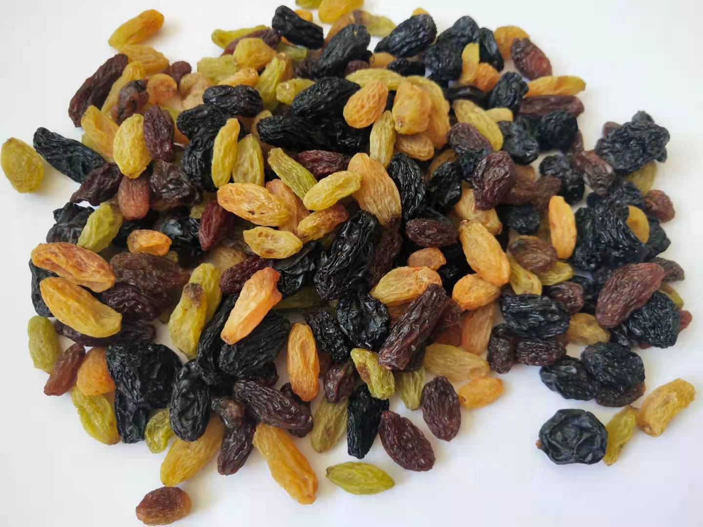 四色葡萄干烘焙原料批发新疆整箱彩色葡萄干