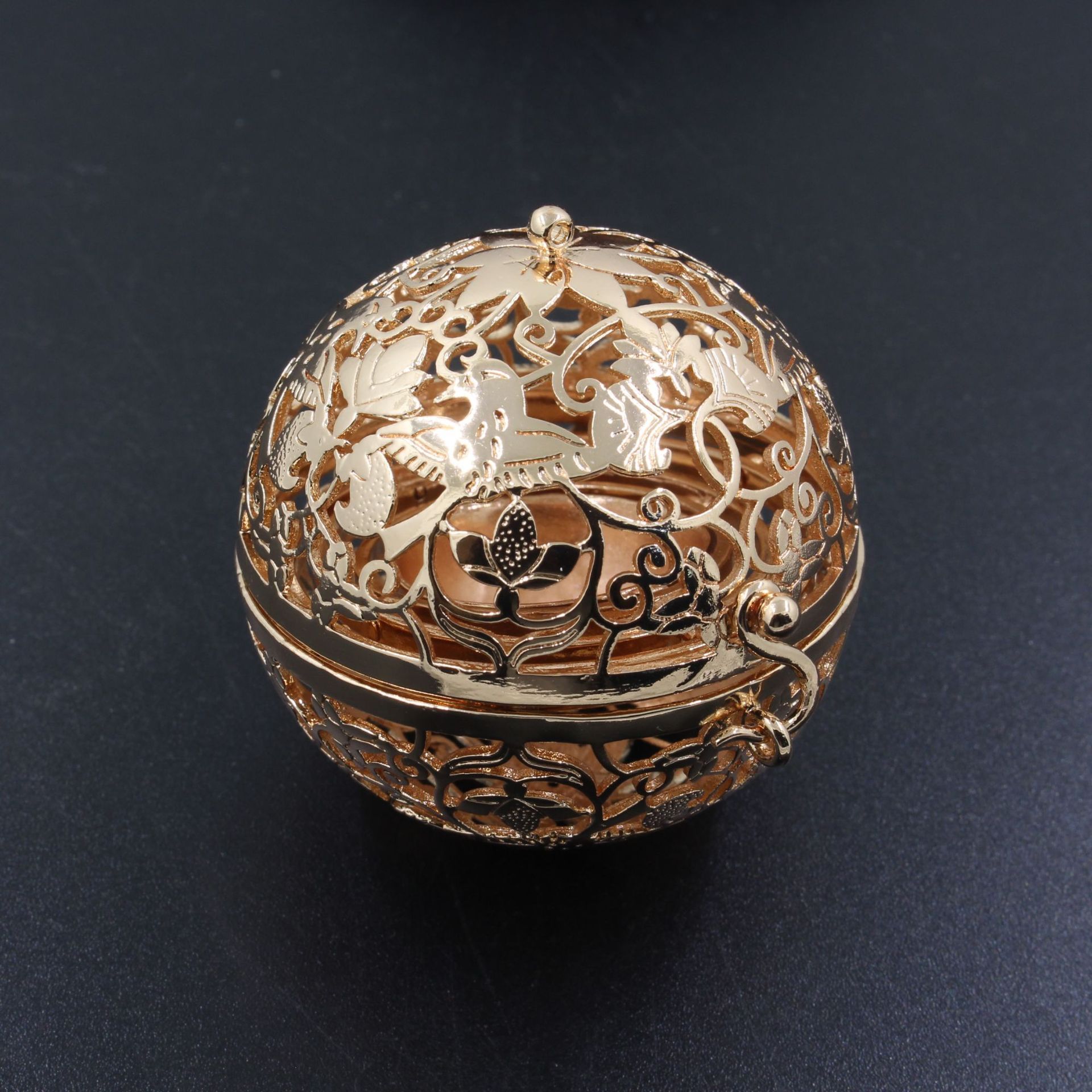 diy手工饰品配件 铸铜48mm镂空魔盒大花球 保色金香囊球吊坠