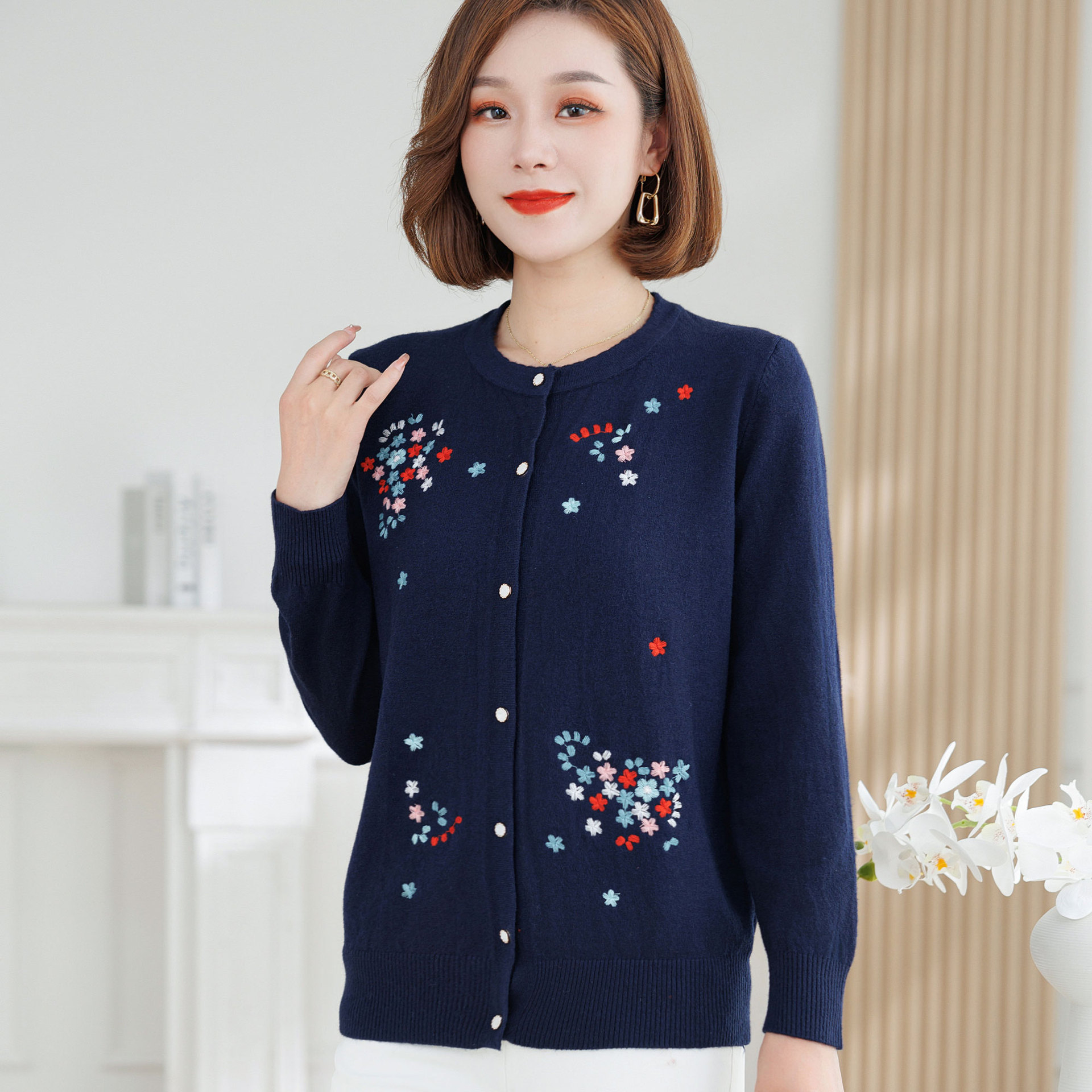 秋季新款重工刺绣开衫洋气妈妈时尚减龄中老年女装毛衣打底衫