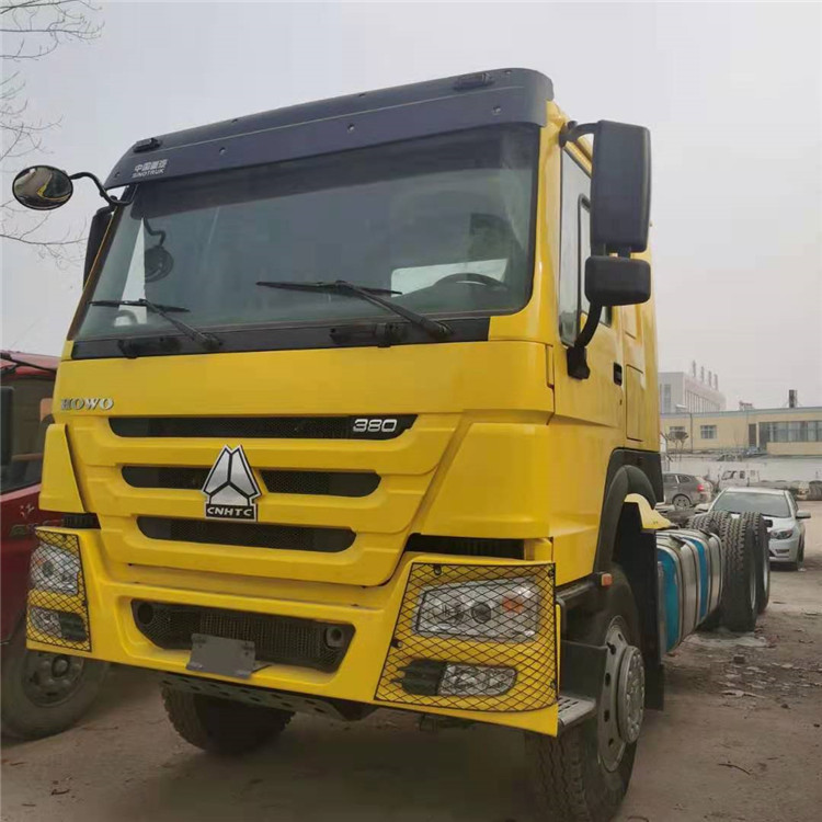 出口非洲重汽货车国三车头二手豪沃半挂牵引车头半挂车拖车头