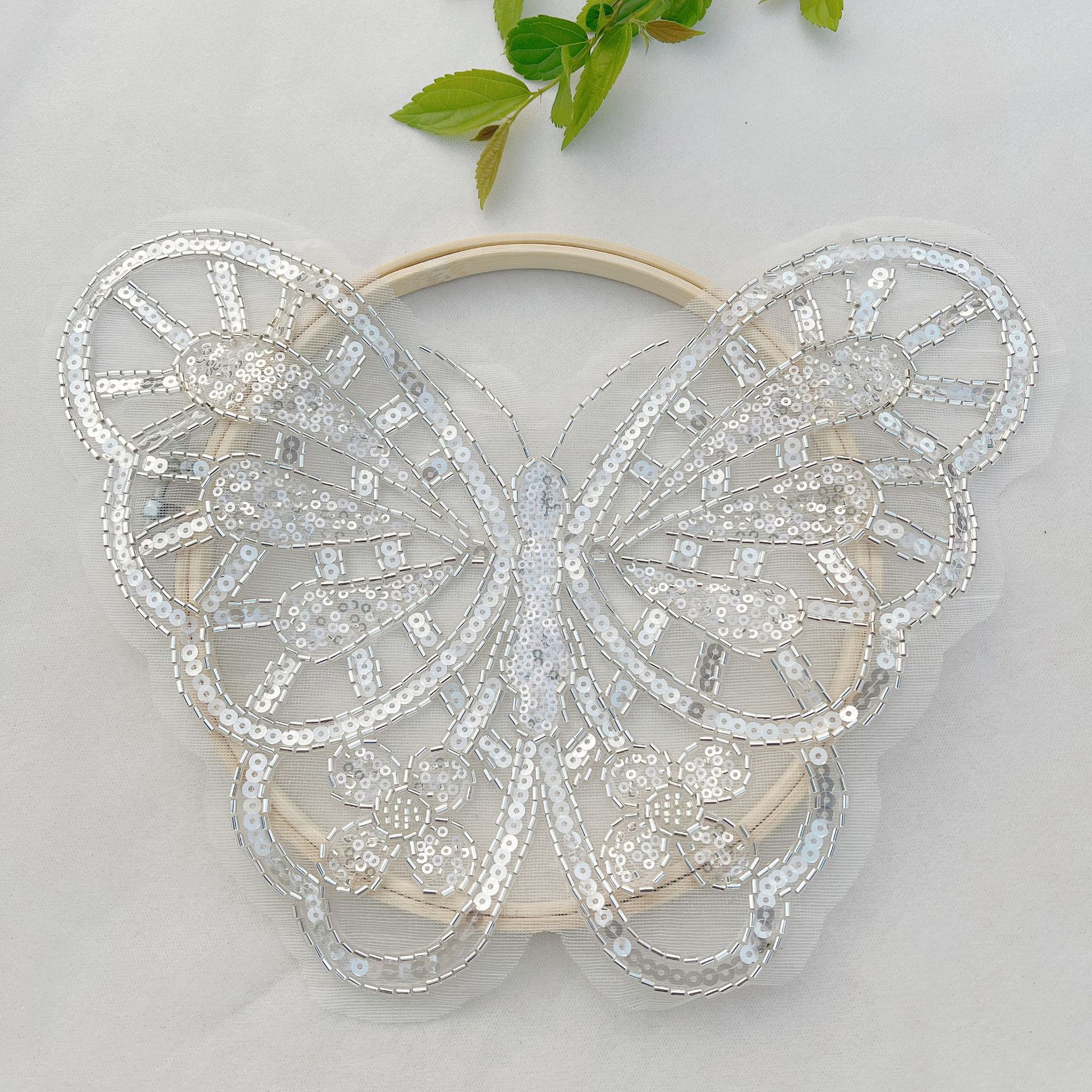 蝴蝶花钉珠图片