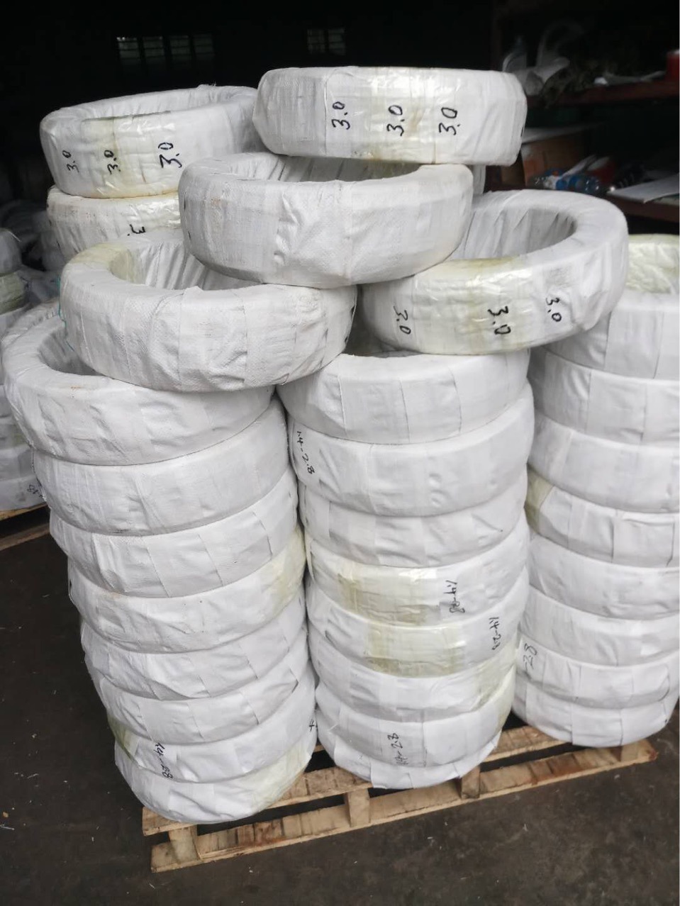 厂家直销果园专用包塑钢丝型号齐全可定制