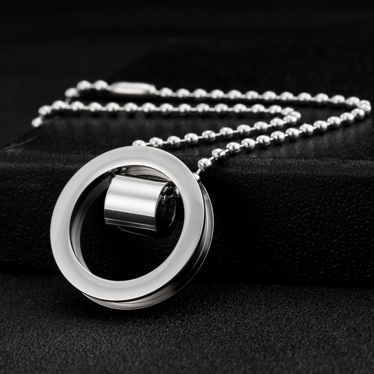 钛钢项链男女通用圈圈双环吊坠文字love韩版饰品项坠圆珠链配饰