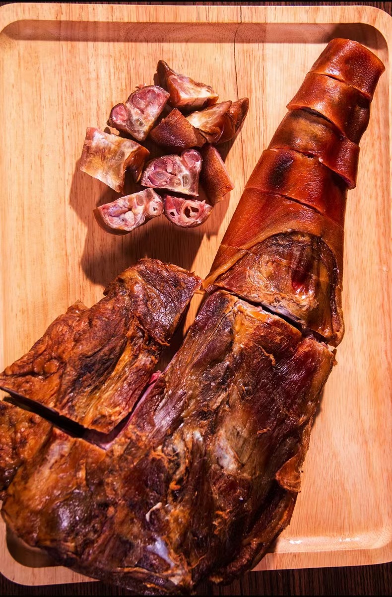 四川特产烟熏猪蹄 腊猪蹄 农家自制烟熏腊肉猪脚半开猪脚地摊展会