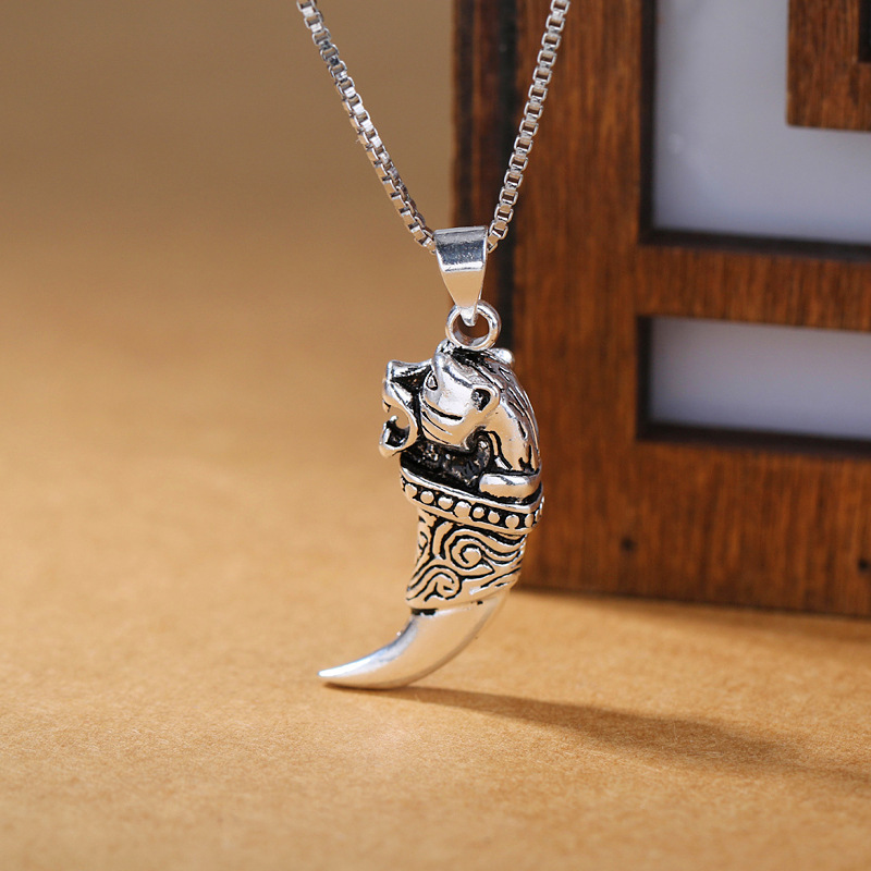 战狼2吴京 狼牙项链吊坠 韩式明星同款平安挂件霸气型男饰品批发