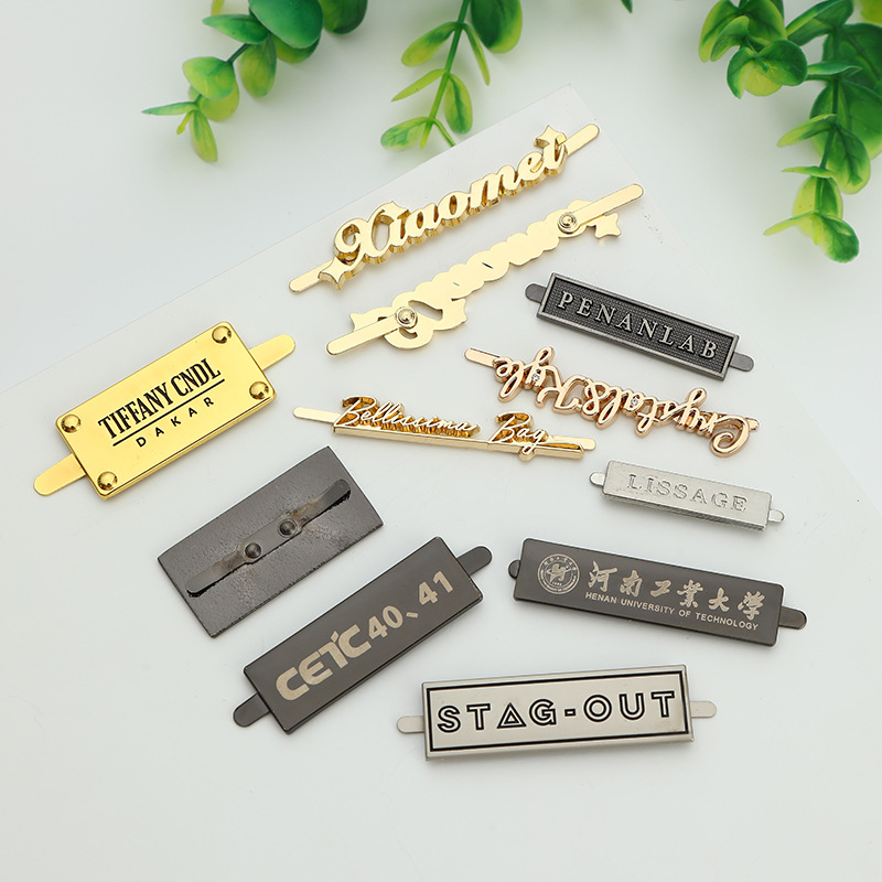 Crossbody Bag Hardware Accessories Metal with Foot Nameplate Die Casting Zinc Alloy Logo Point Paint Pin Metal Tag