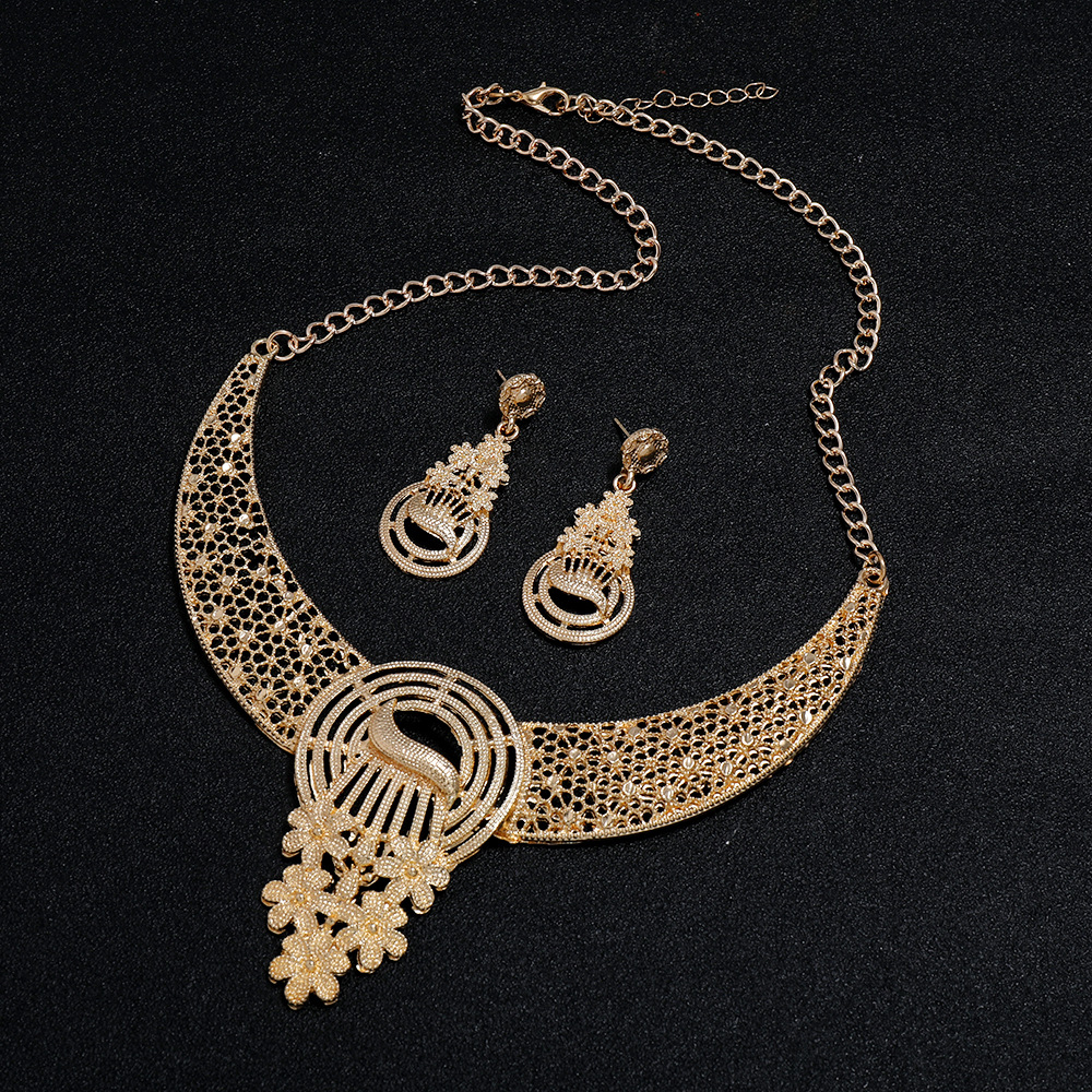 新款欧美夸张饰品时尚简约镂空花朵花纹项链耳环套装合金首饰